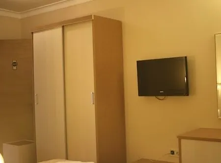 Firat Mert Hotel Çeşme