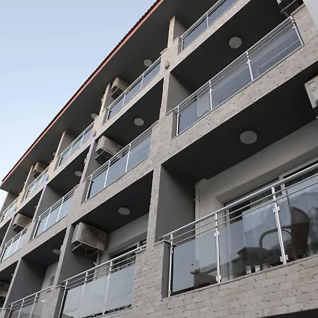 Firat Mert Hotell Çeşme