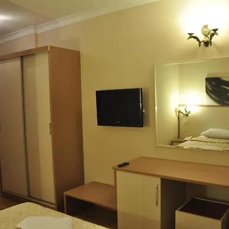 Firat Mert Hotell Çeşme