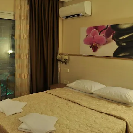 Hotell Firat Mert Çeşme