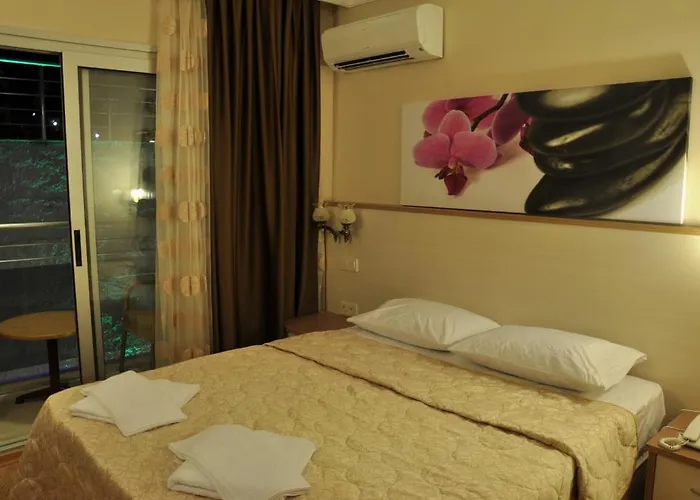 Hotel Firat Mert Çeşme